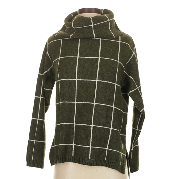 Sweaters - Olive Green Turtleneck Sweater